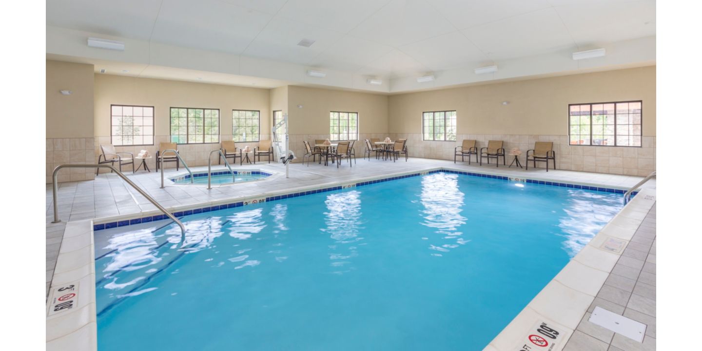 Mix up your workout routine with laps or unwind after a busy day with a dip in our refreshing outdoor pool. Towels are provided for your comfort and convenience. There is no lifeguard on duty. 